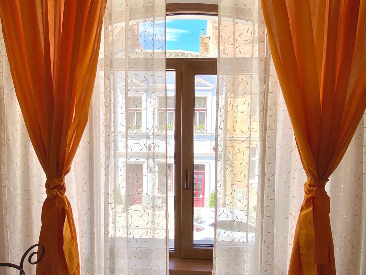 Charming Apartment - Heart Of Brasov Poarta Schei Exterior photo