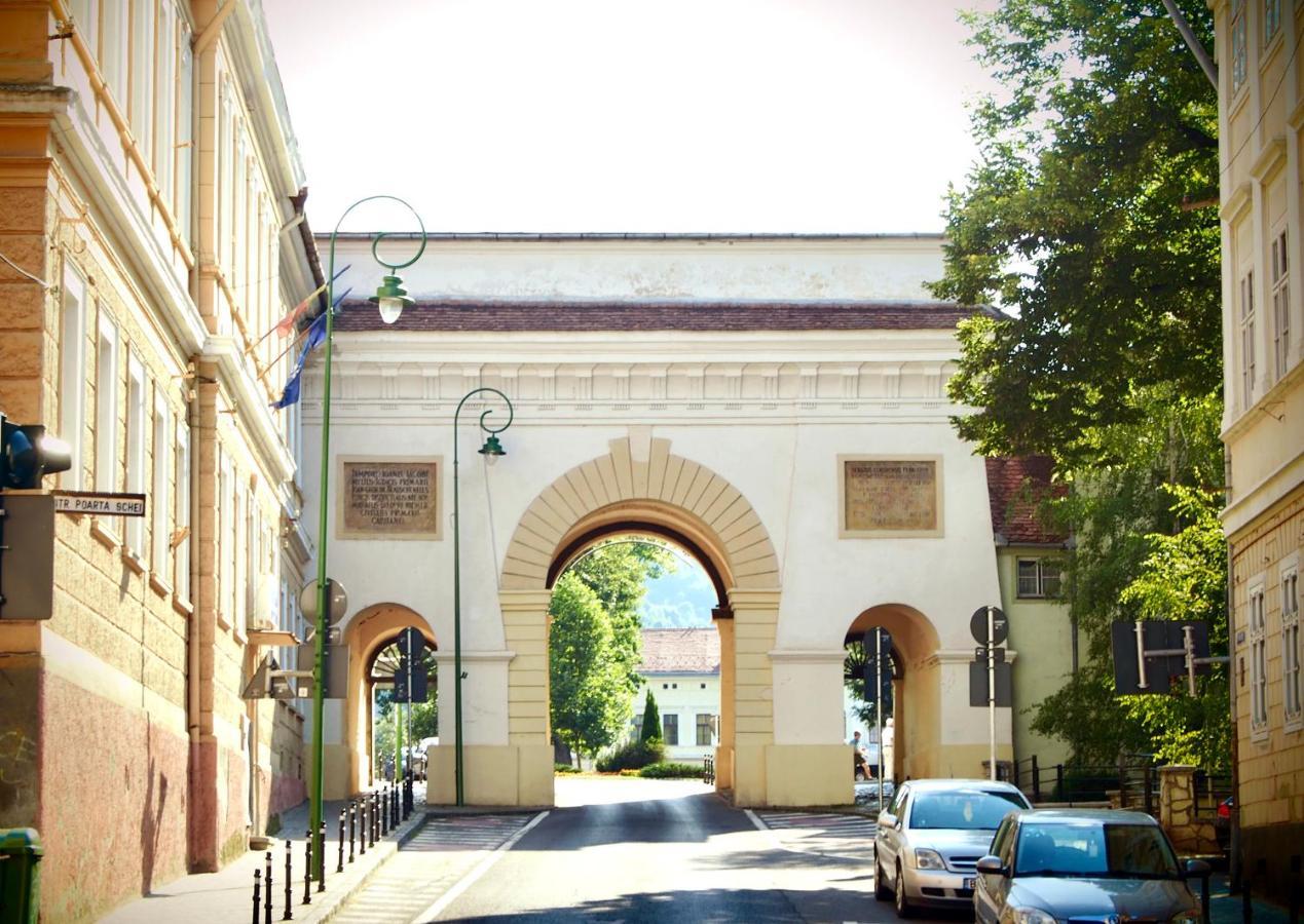 Charming Apartment - Heart Of Brasov Poarta Schei Exterior photo