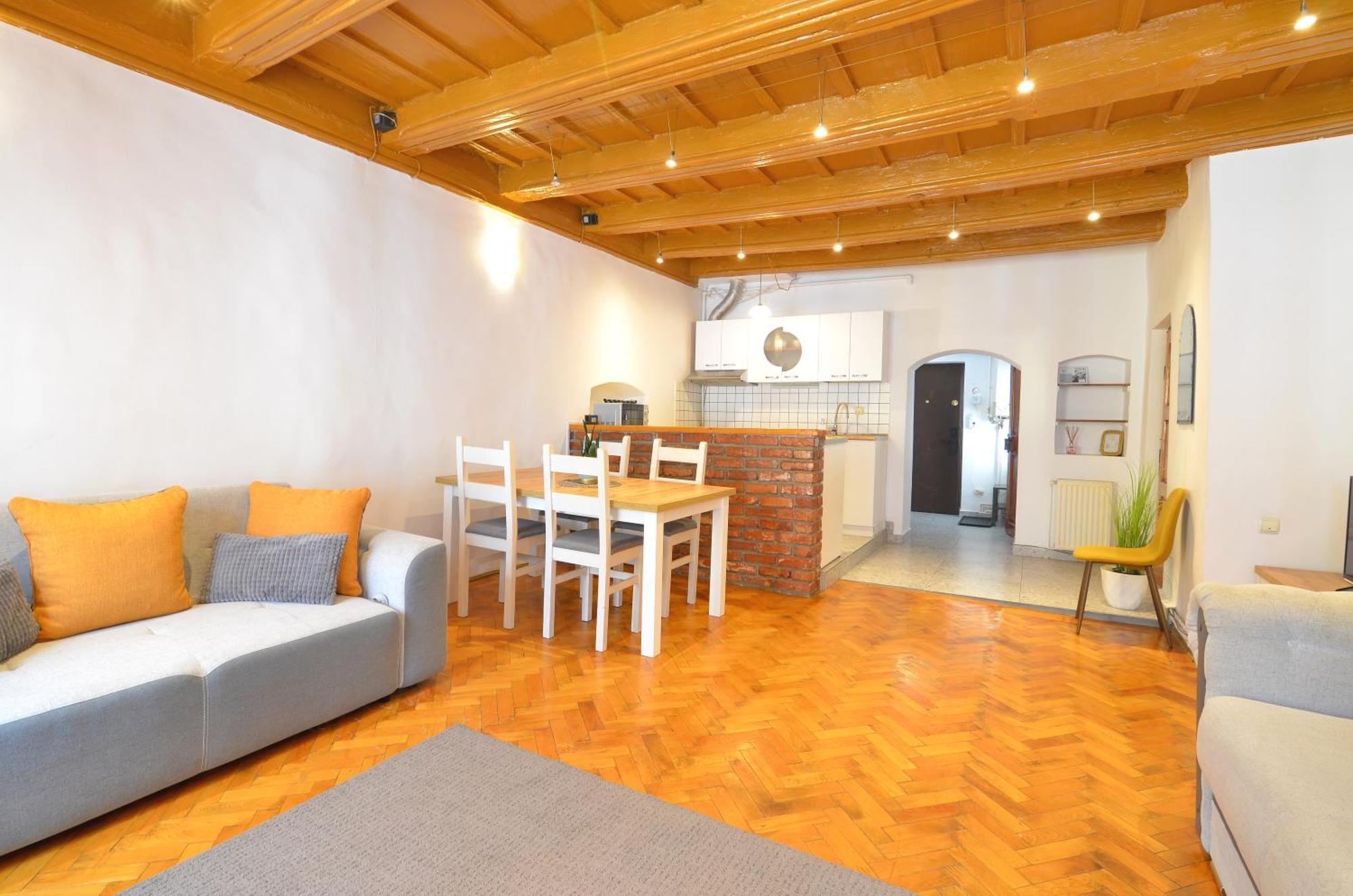 Charming Apartment - Heart Of Brasov Poarta Schei Exterior photo