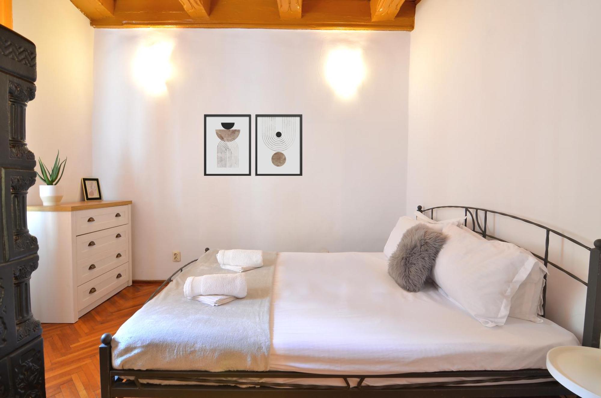 Charming Apartment - Heart Of Brasov Poarta Schei Exterior photo